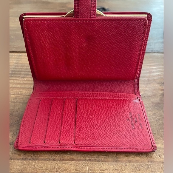 Louis Vuitton Epi Leather Kiss Lock Wallet - Picture 7 of 7